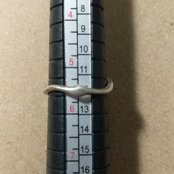 Amber set in leaf pattern - Picture 2 of 5